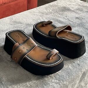 Vintage 90s Y2K Nomad Platform Toe Loop Sandals Sz. 8